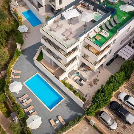 Apartment Alegria In Okrug With Heated Pool, Sea View, Jacuzzi, Wifi Trogir Zewnętrze zdjęcie